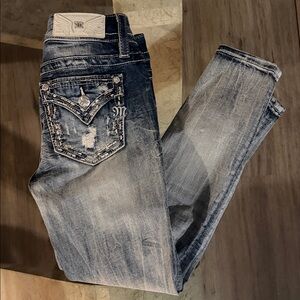 Miss Me Women's Faded Blue distressed Jeans tapered at ankle sz 24 Like New!